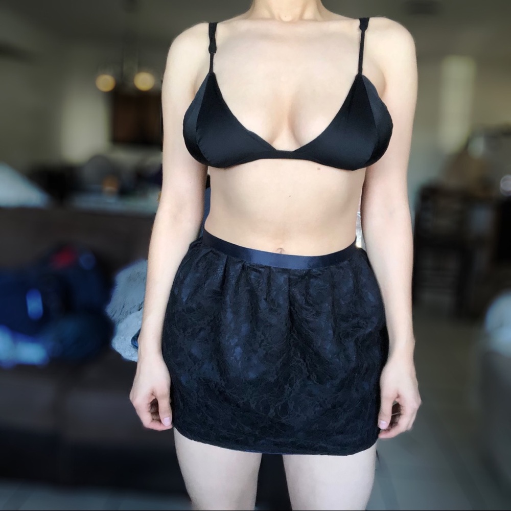 Floral satin mini skirt